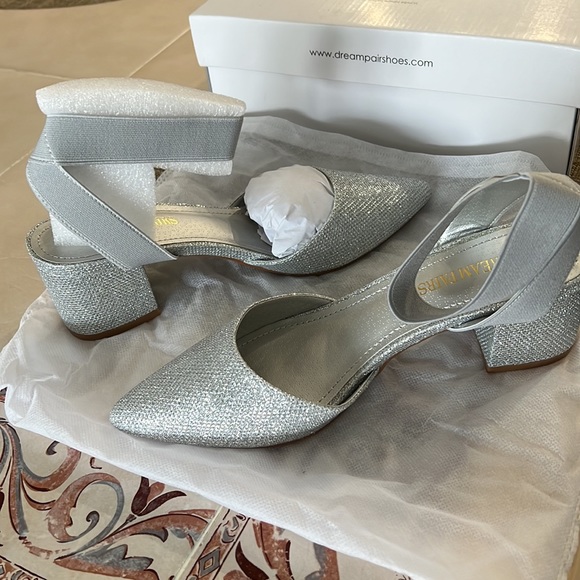 Brand New Sparkling Silver fancy dress shoe with elastic strap around ankle. - Picture 4 of 5